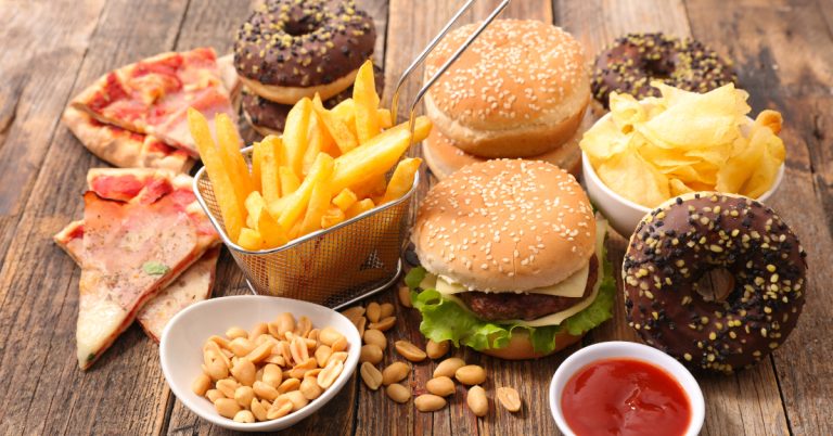Colesterol alto: 6 alimentos que podem ser perigosos e devem ser evitados