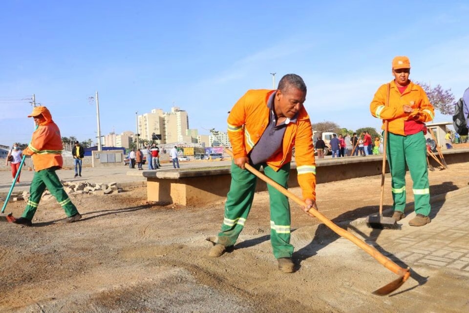 Diante de novo prazo, empresários e trabalhadores cobram conclusão da Praça do Trabalhador em Goiânia