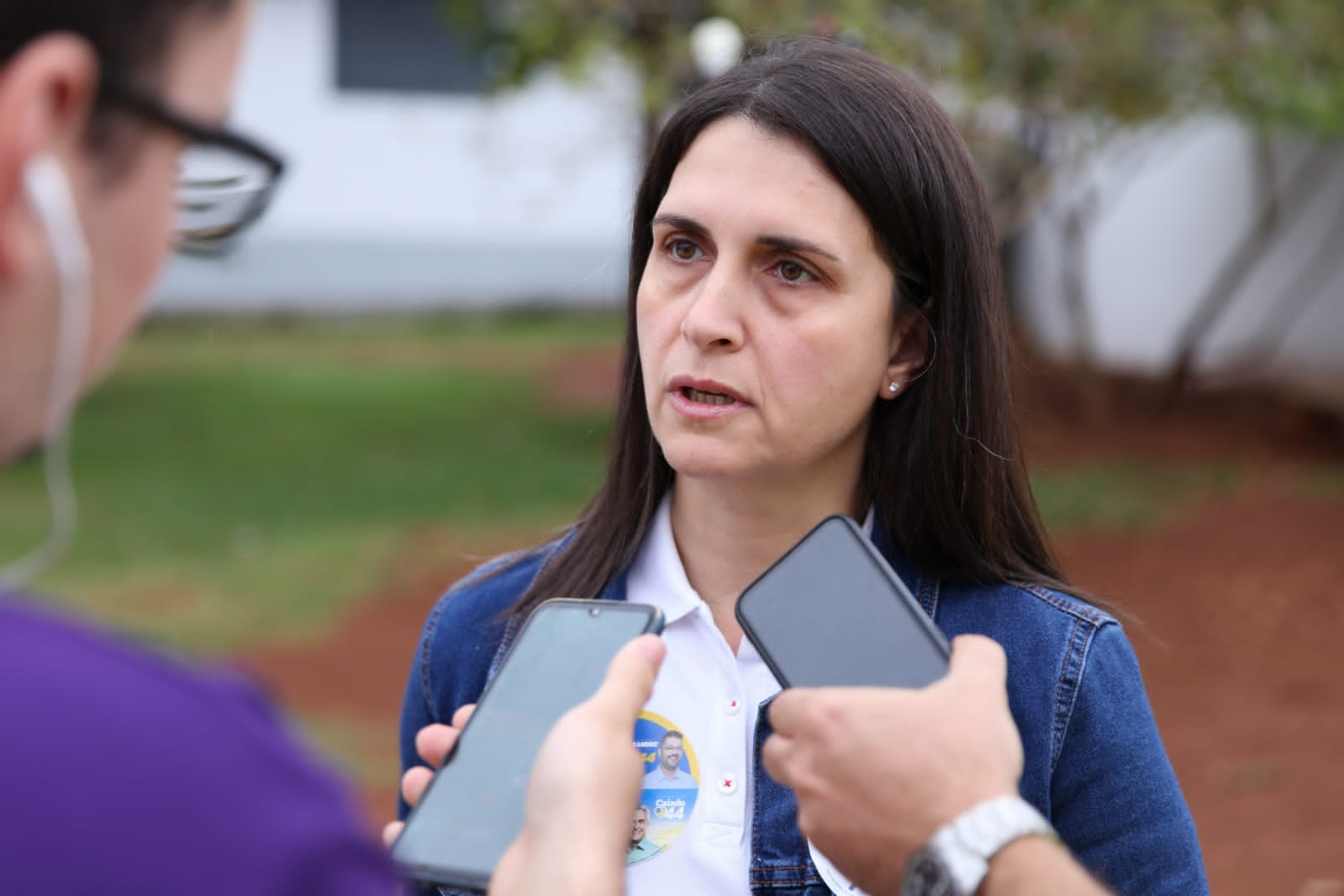 Candidata a deputada estadual, Vivian Naves fala da importância do processo democrático