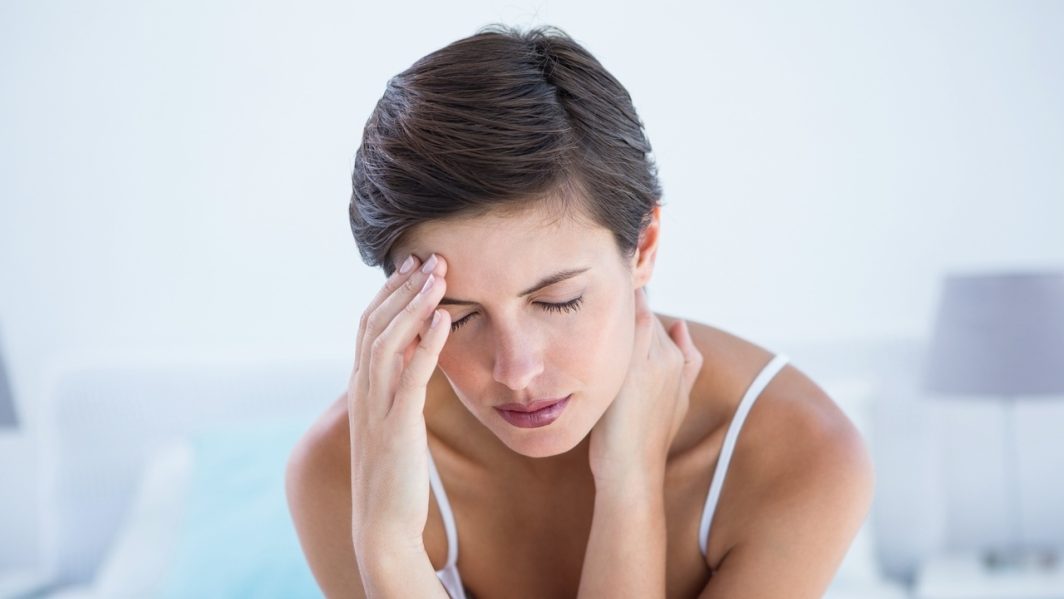 6 sintomas que uma pessoa começa sentir quando não está bebendo água direito dores de cabeça
