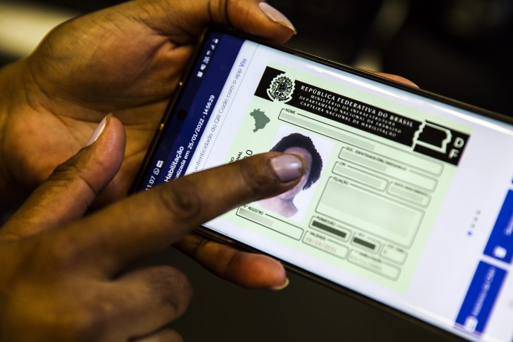 Veja as novas regras para tirar ou renovar a carteira de motorista em 2023