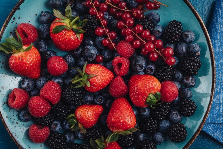 6 frutas ricas em colágeno que ajudam a manter a pele boa
