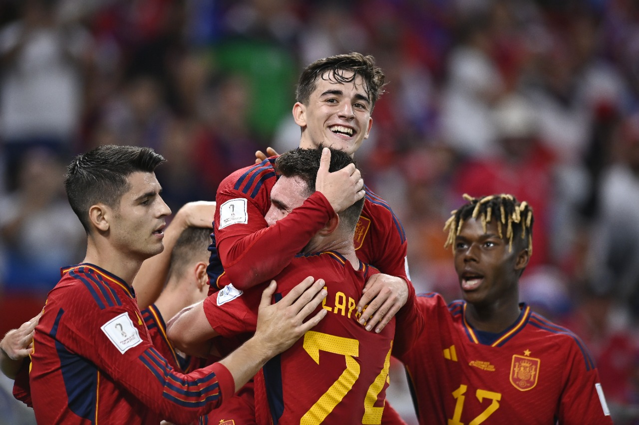 Espanha não dá chance e goleia Costa Rica na estreia na Copa