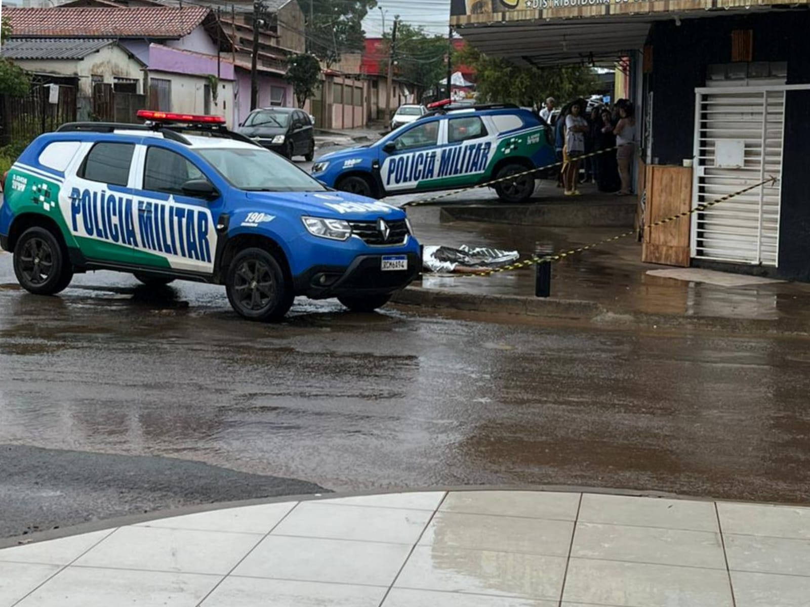 Câmeras flagram momento exato em que homem é assassinado a facadas em Anápolis