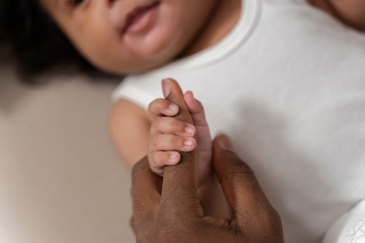 Pai decide trocar o nome da bebê que perdeu a mãe em acidente e motivo causa indignação