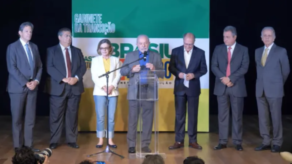 Lula anuncia Haddad, Múcio, Dino, Rui Costa e Mauro Vieira em ministérios