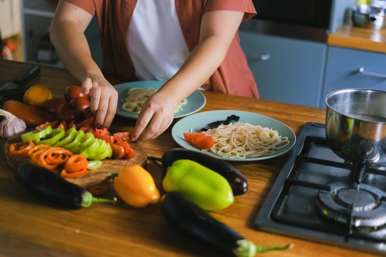 Conheça e evite os maiores erros que as pessoas cometem na cozinha