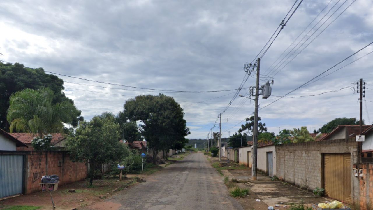 Adolescentes são baleados dentro de casa em Aparecida de Goiânia