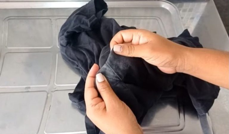 Esta é a melhor forma de remover as manchas de desodorante nas roupas