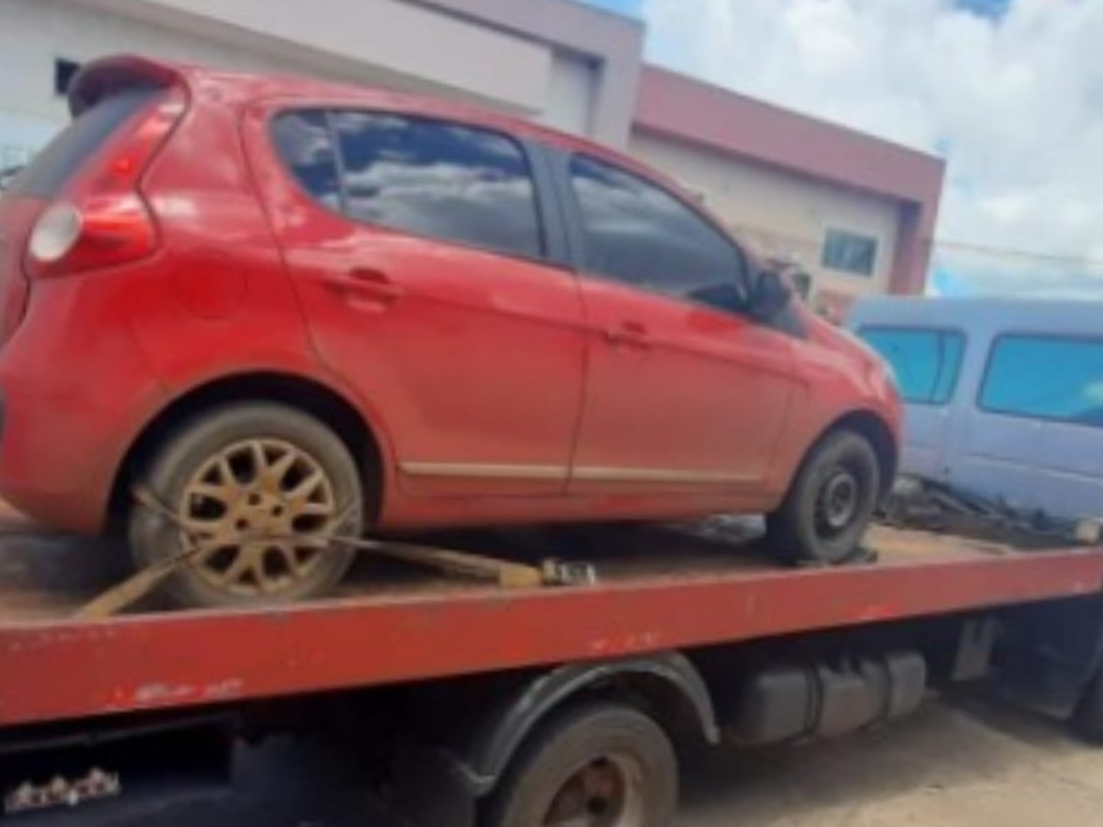 Idosa é atropelada ao tentar atravessar a rua e é encaminhada para hospital em Anápolis