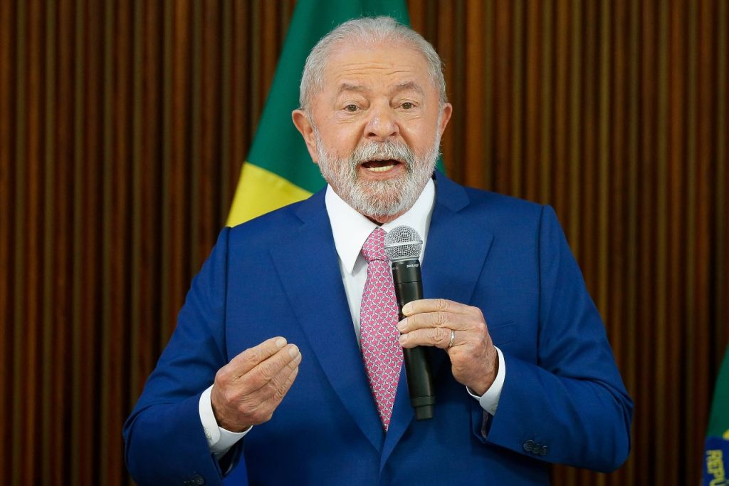 “Golpe não vai ter”, afirma Lula em reunião com governadores e demais poderes