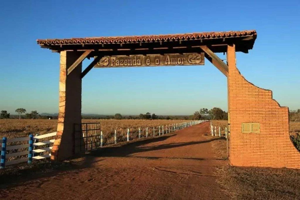 Conheça a fazenda de Zezé Di Camargo, que é considerada uma das mais aconchegantes do Brasil