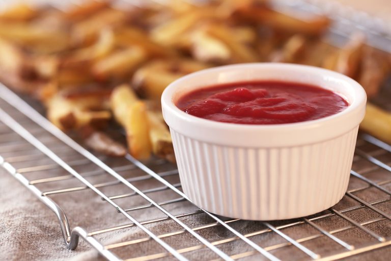 Conheça 6 utilidades do ketchup que você provavelmente não sabia