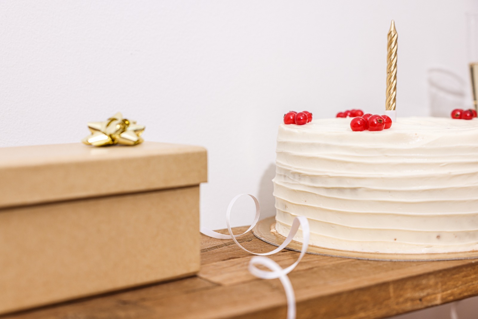 Em festa de aniversário, mulher descobre pela família do namorado tudo que ele escondia dela e decide terminar