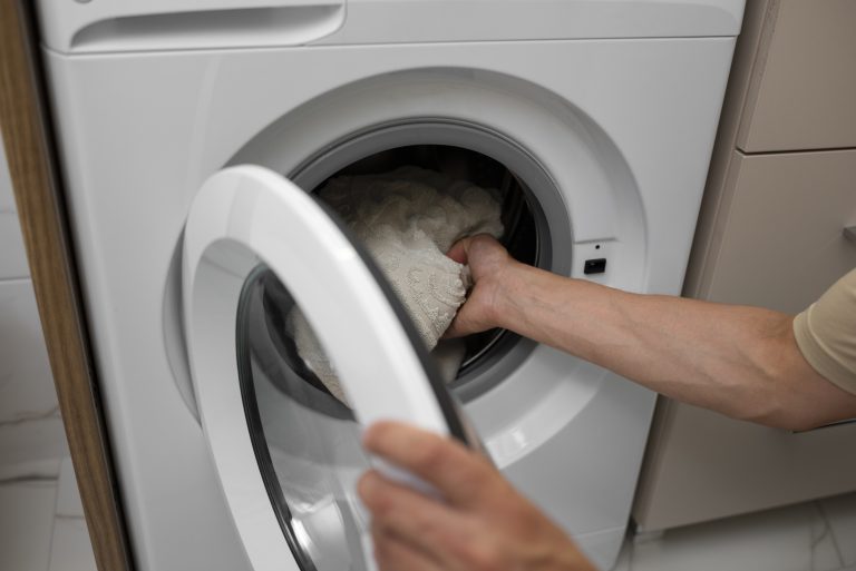 6 utilidades da máquina de lavar que quem tem uma casa deveria conhecer