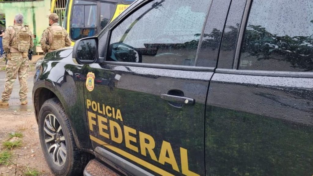 Carro da Polícia Federal PF