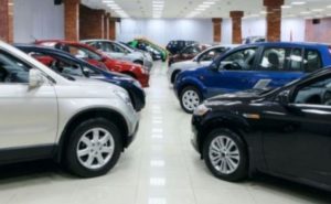 Nova lei permite que idosos comprem carros com desconto e muda regras no país