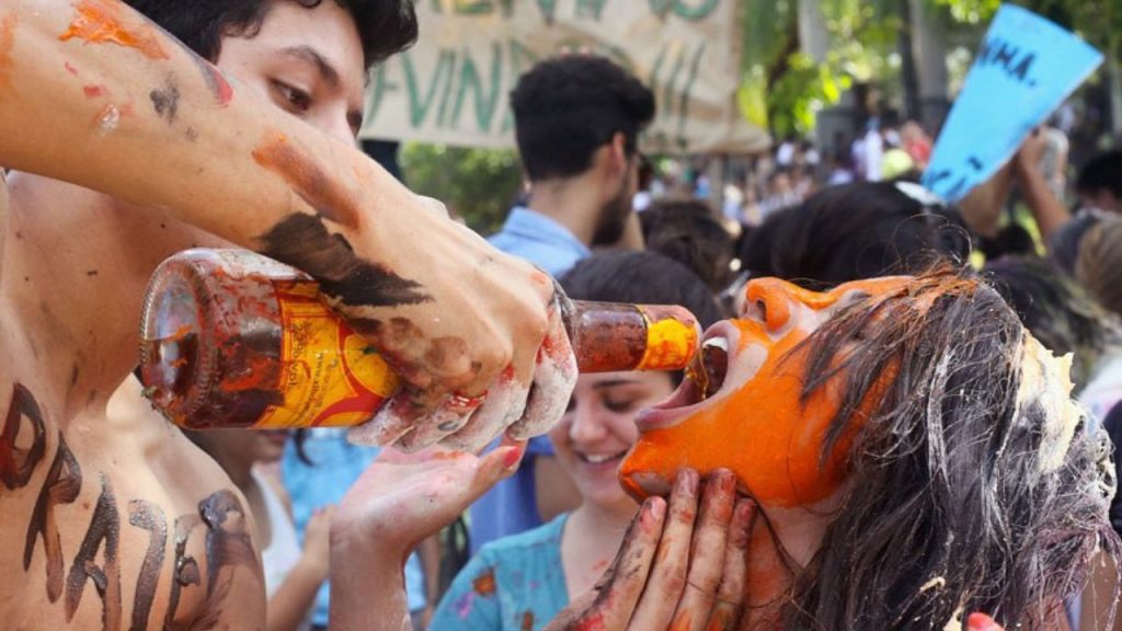 Trotes universitários