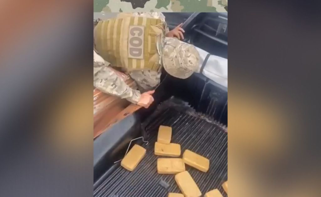 Cocaína avaliada em quase R$ 1 milhão é encontrada escondida em caminhonete de advogado de Goiânia