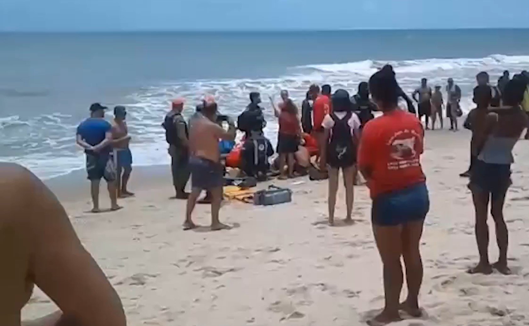 Tubarão ataca adolescente em praia de Jaboatão dos Guararapes, em Pernambuco