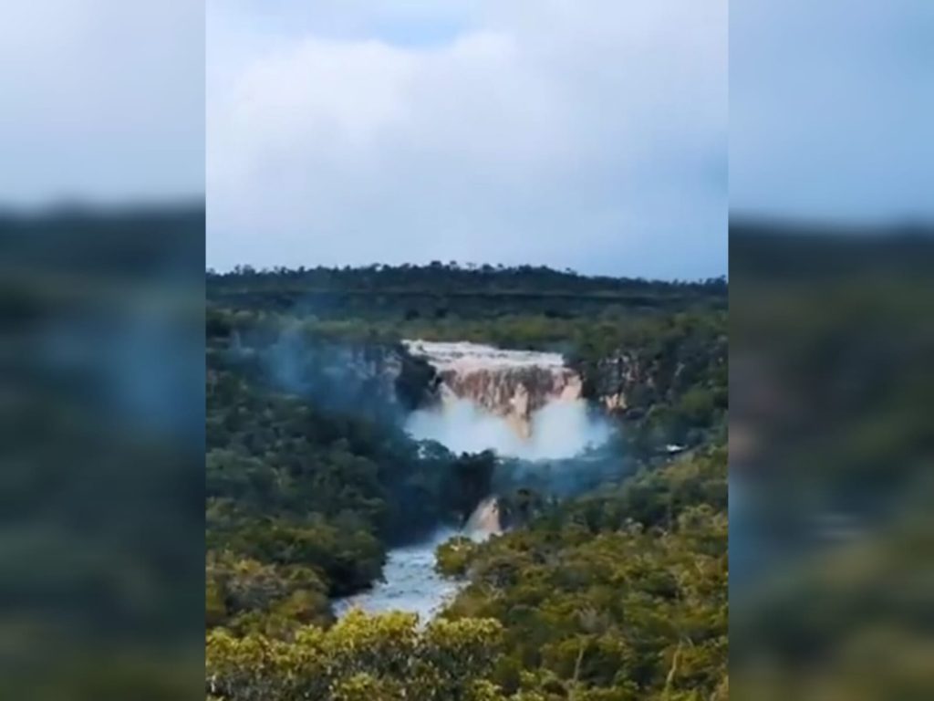 Imagens do Salto do Corumbá após chuva forte deixam turistas impressionados; veja