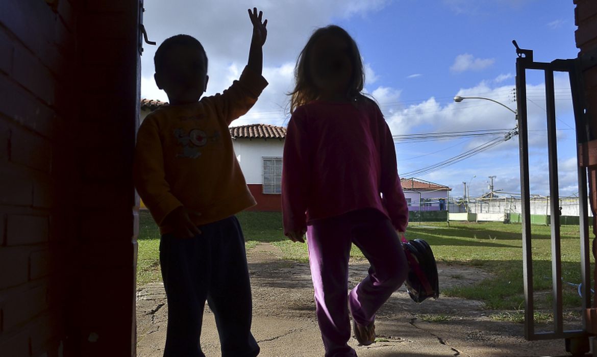 Especialistas goianos explicam como identificar sinais de depressão em crianças e adolescentes