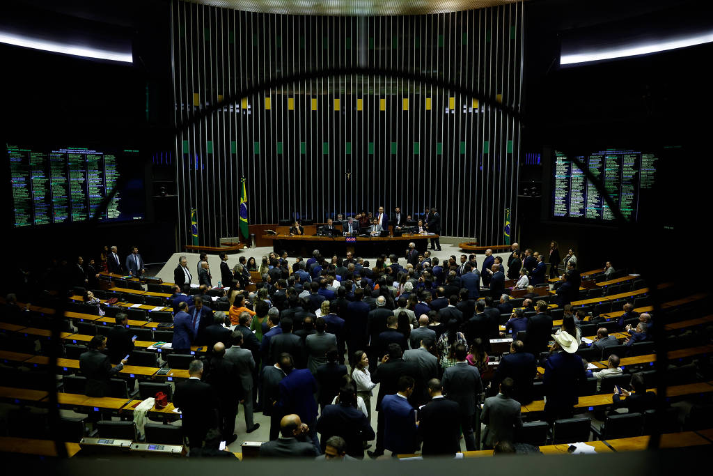 Blindagem a políticos põe em risco efetividade de lei para combater fake news