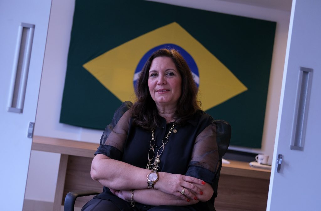 Bia Kicis quer convocar chanceler de Lula sobre caso de brasileiras presas na Alemanha