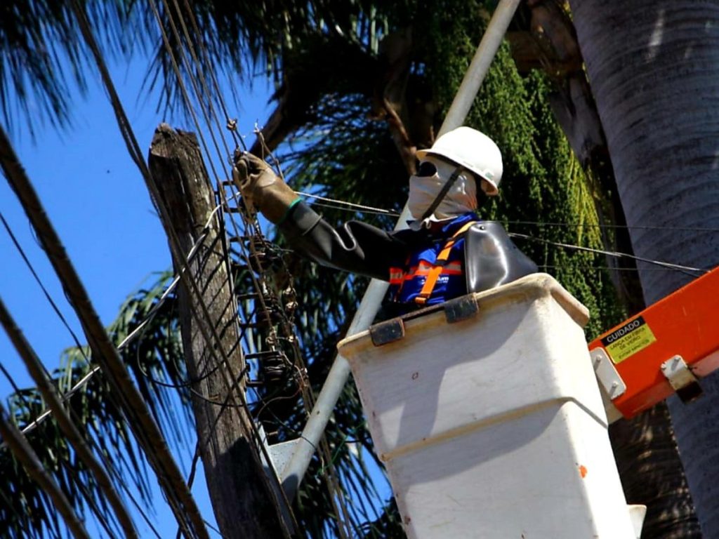 Prefeitura de Goiânia abre mais de 100 vagas para profissionais da área elétrica com salários de mais de R$ 3 mil