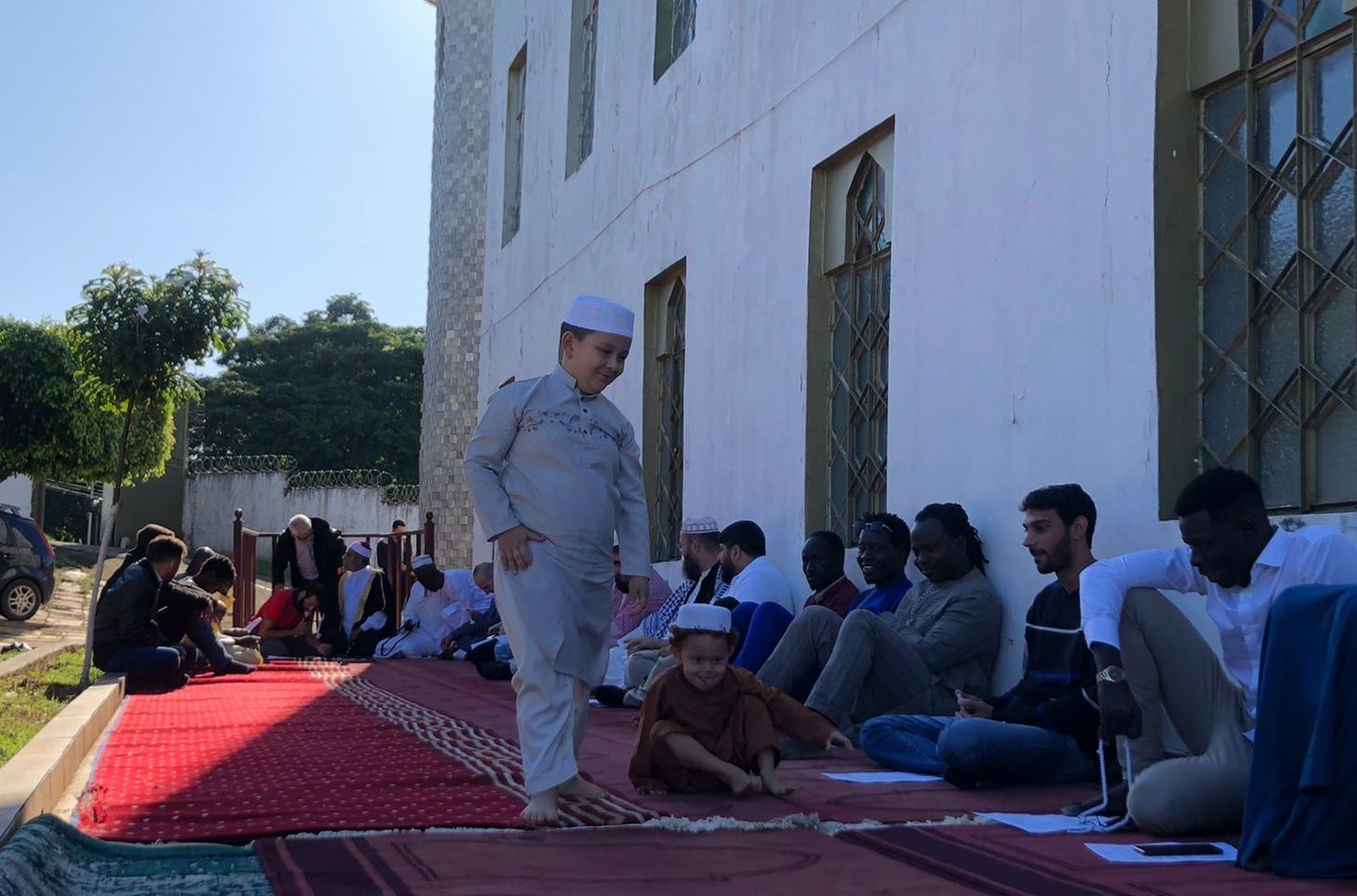 Fim do Ramadan em mesquita de Anápolis mostra resiliência das famílias muçulmanas na cidade