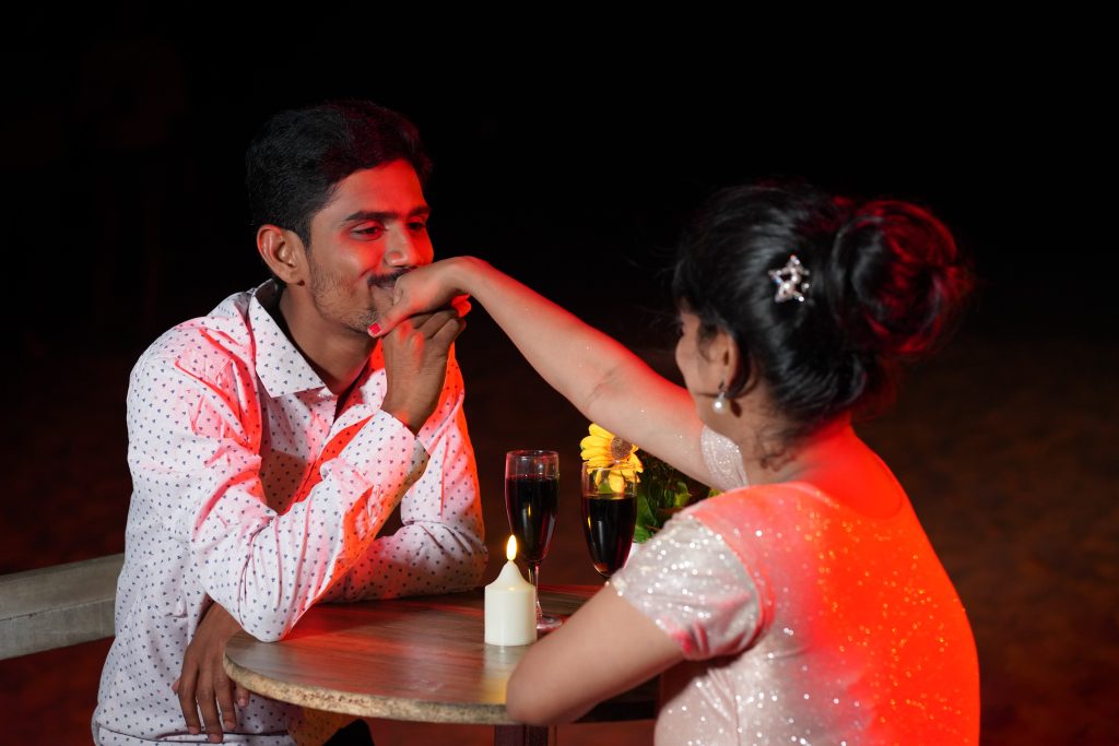 6 elogios que um homem espera receber quando começa a sair com uma mulher