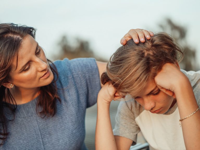 6 frases que pais que querem ter filhos de caráter não devem falar perto deles