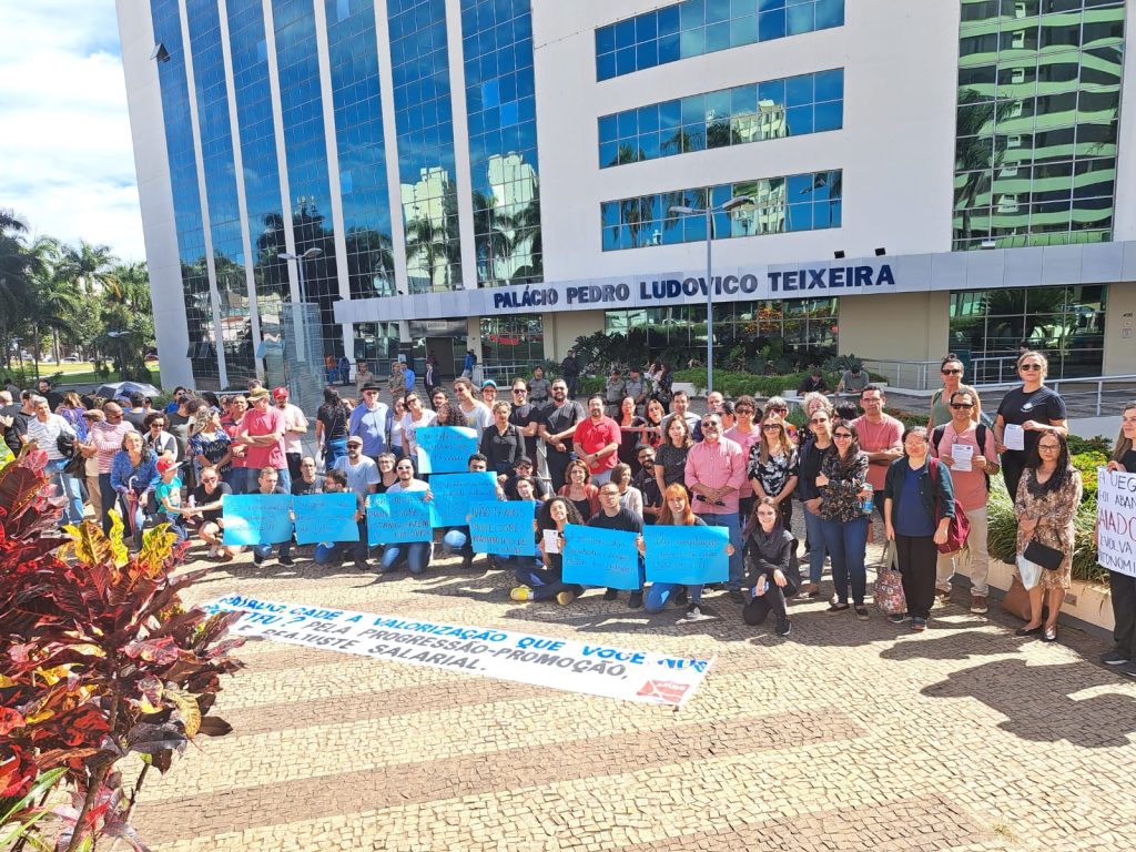 Professores da UEG podem entrar em greve na próxima semana, alerta sindicato