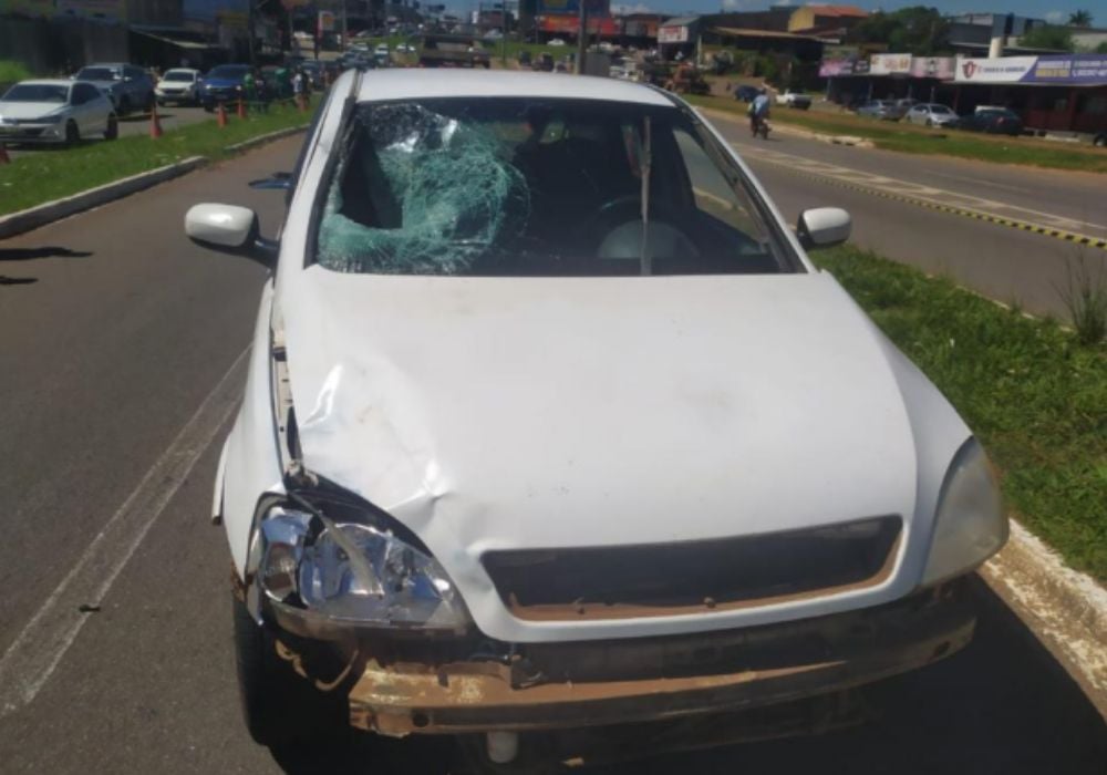 Carro trafegava pela Avenida Pedro Ludovico quando acertou jovem que 18 anos, que acabou falecendo no local. (Foto: Reprodução). 