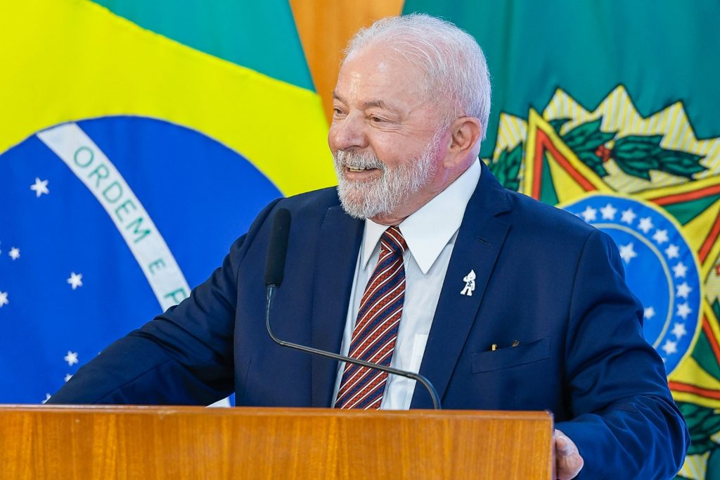 Déficit zero, gastos em alta e negociação com centrão desafiam Orçamento de Lula