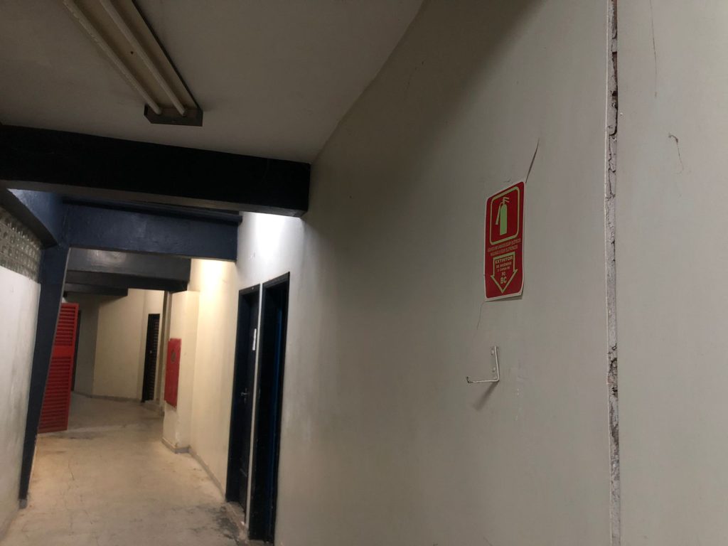 Extintores ausentes no Ginásio de Anápolis
