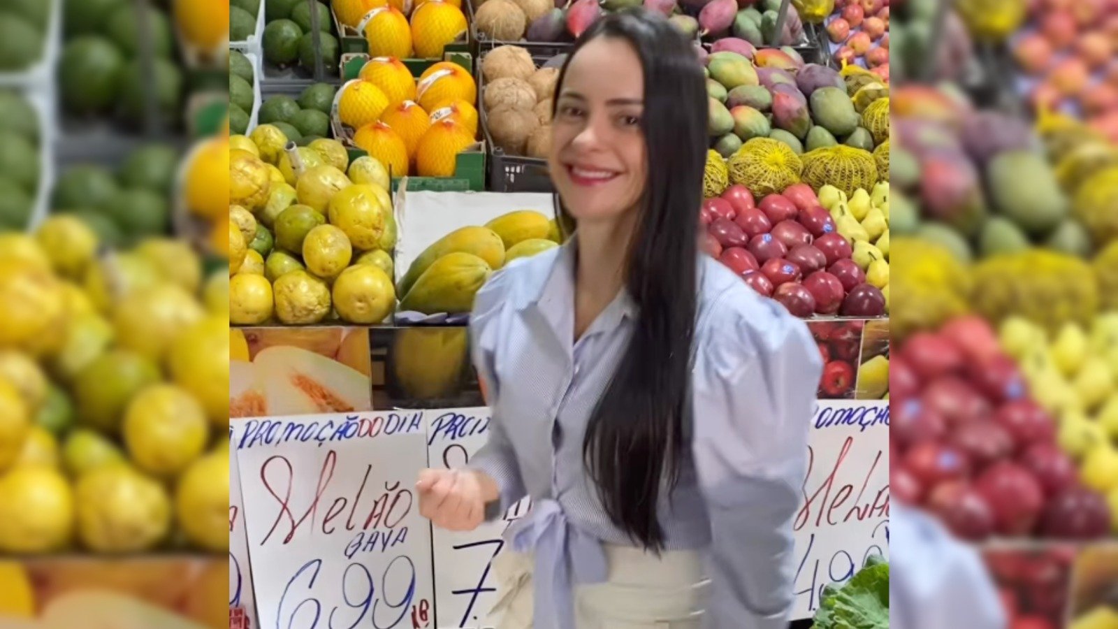 Sacolão de Anápolis viraliza ensinando como escolher frutas sem precisar amassar