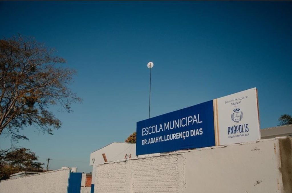 Sem vagas disponíveis, famílias de Anápolis sofrem para matricular filhos na escola