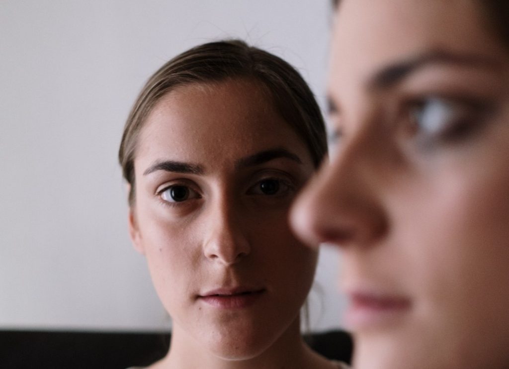 mentiras com frequência