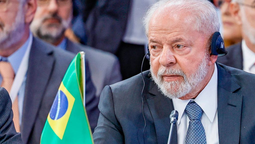 Lula faz trocas em cargos das Forças Armadas e promove oficiais