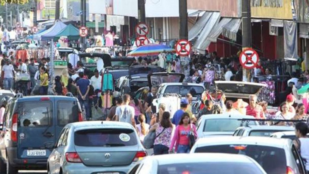 Região da 44 vive crise em meio a “explosão” de número de ambulantes