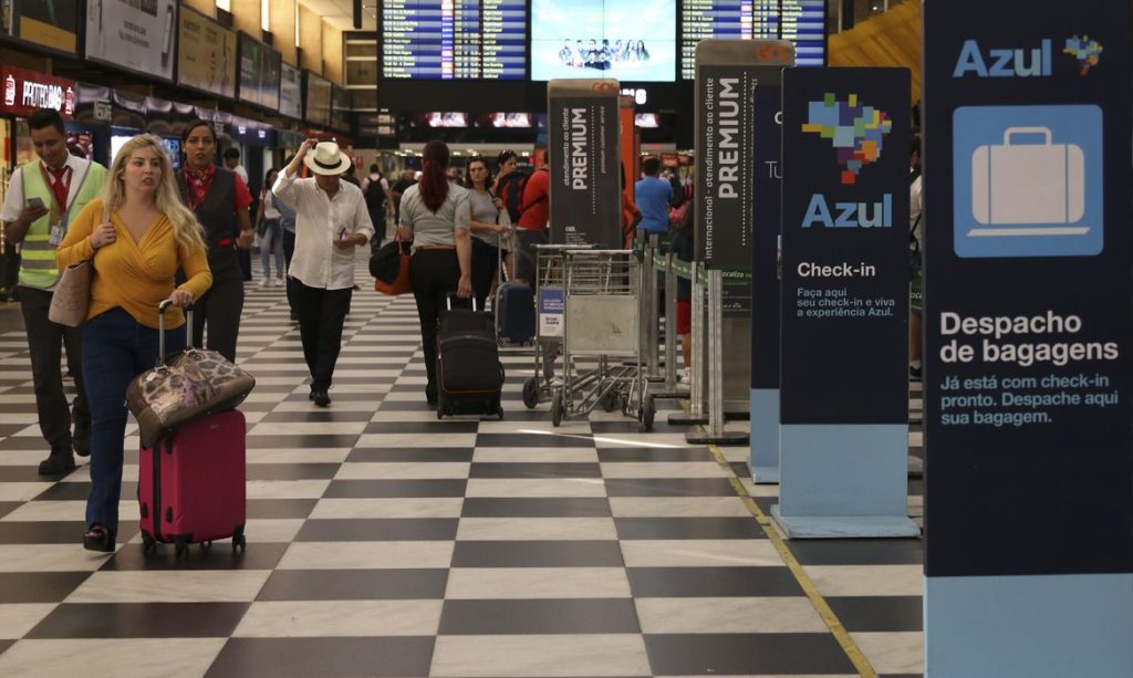 Várias pessoas estão usando este truque e conseguindo comprar passagens aéreas mais baratas