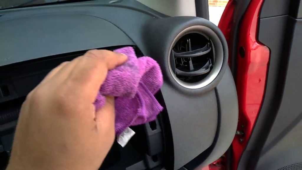 deveria deixar no carro