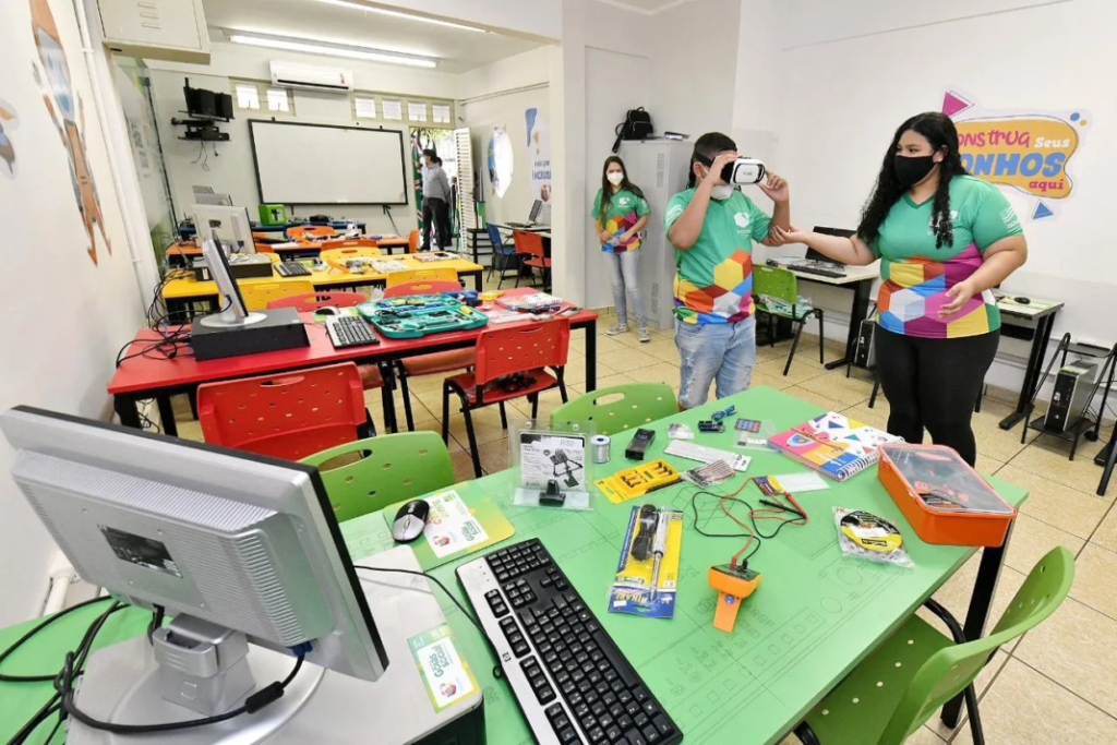 Aulas de robótica Include.