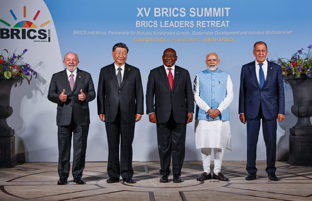 Brics deve anunciar entrada de Argentina, Irã, Emirados Árabes, Egito e Arábia Saudita