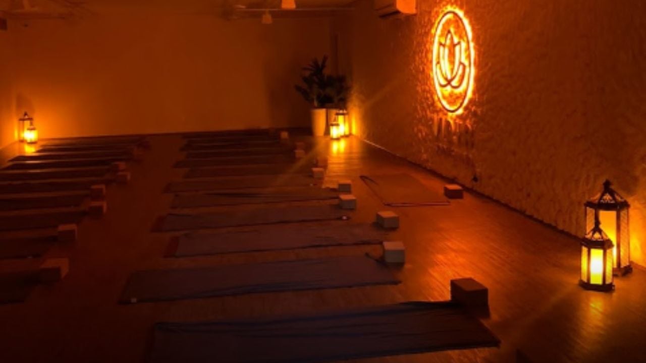 Yoga em sala aquecida? Conheça prática que tem feito sucesso entre  goianienses - Portal 6