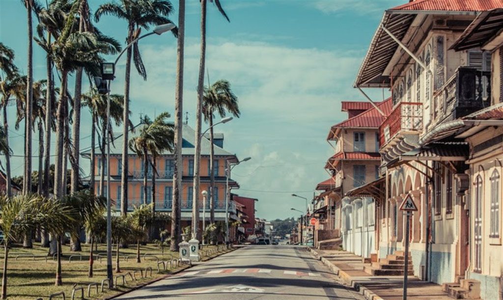 Conheça o país que fica ao lado do Brasil e a língua oficial é o francês
