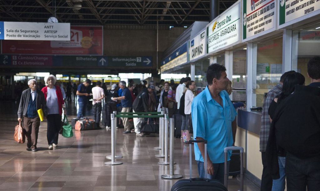 6 coisas que ninguém deveria comprar na rodoviária e aeroporto