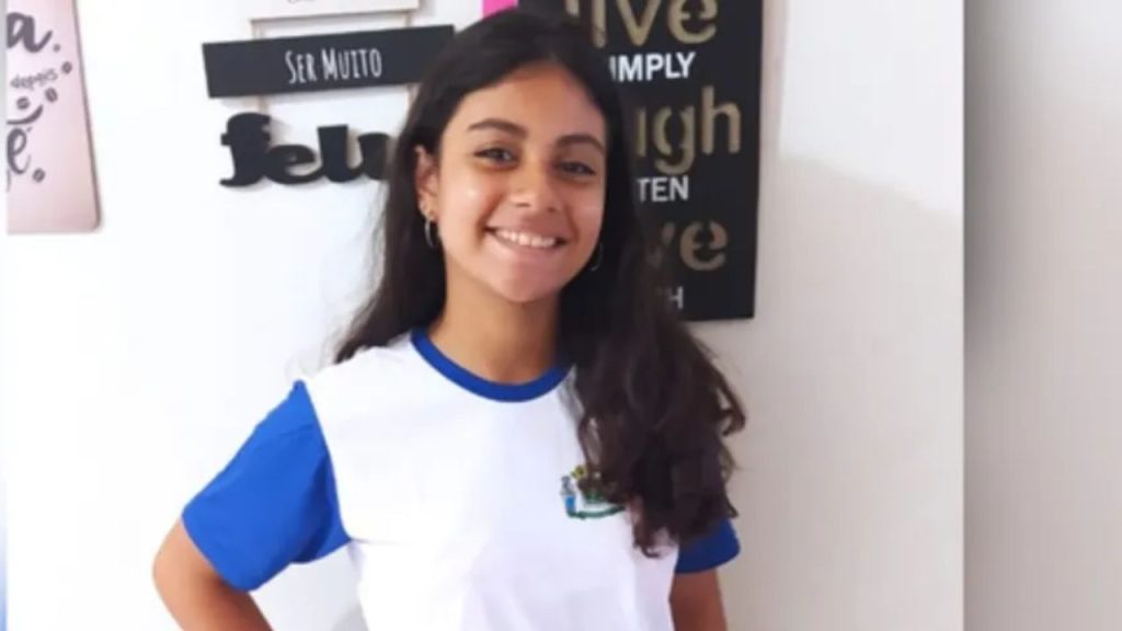 Isadora Nikolly Alves Costa, de 14 anos,