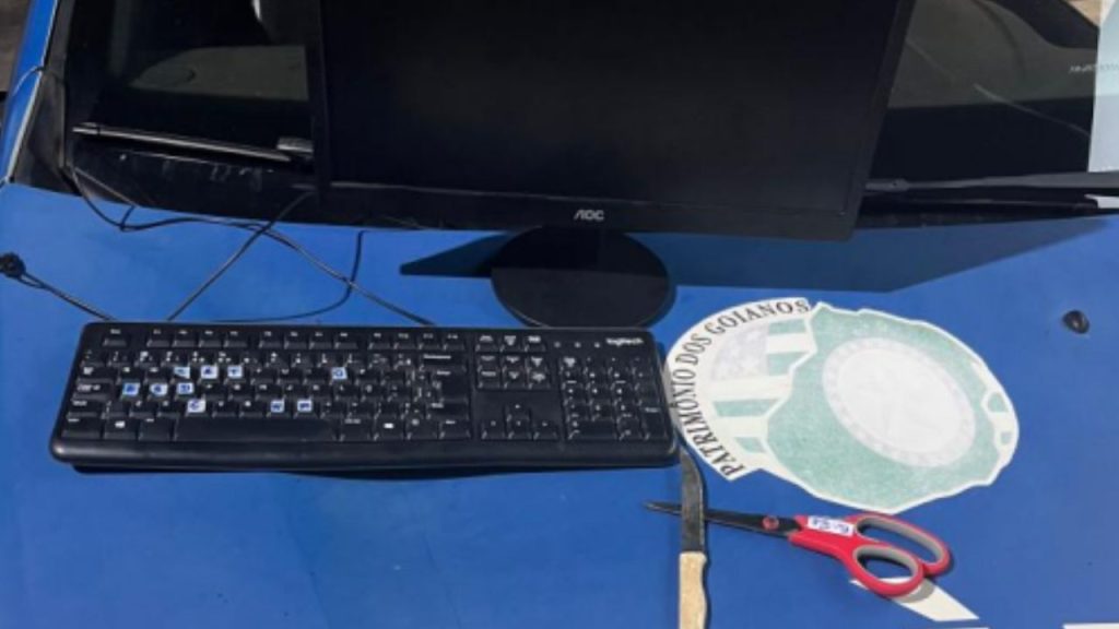 Itens furtados por homem em maternidade, em Anápolis.